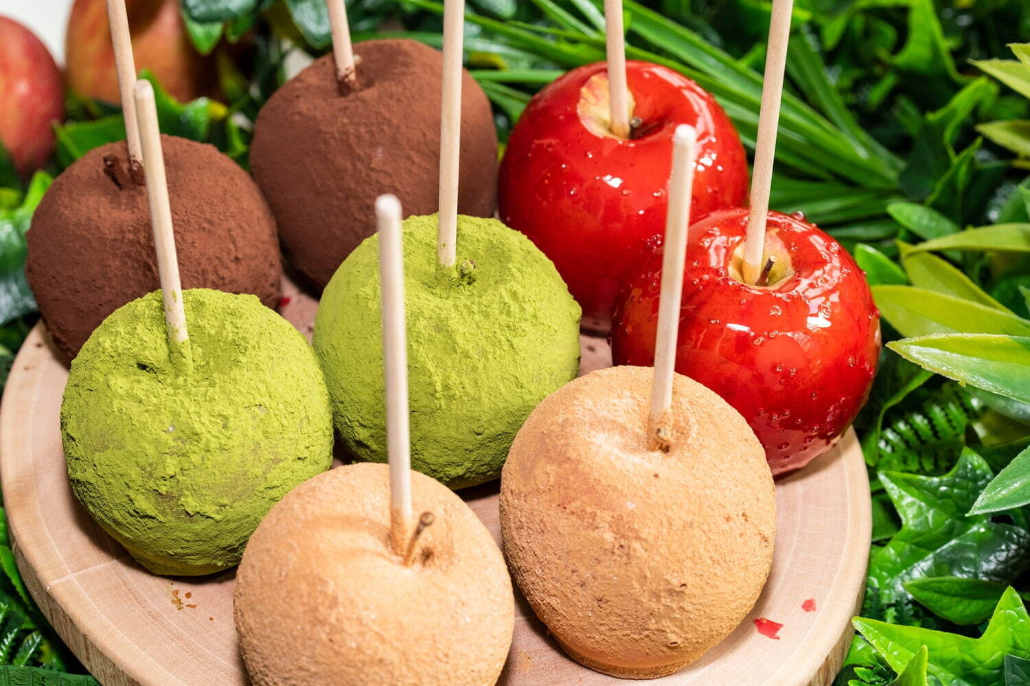 本格りんご飴専門店「代官山キャンディーアップル」原宿店“イートインOK”にリニューアル