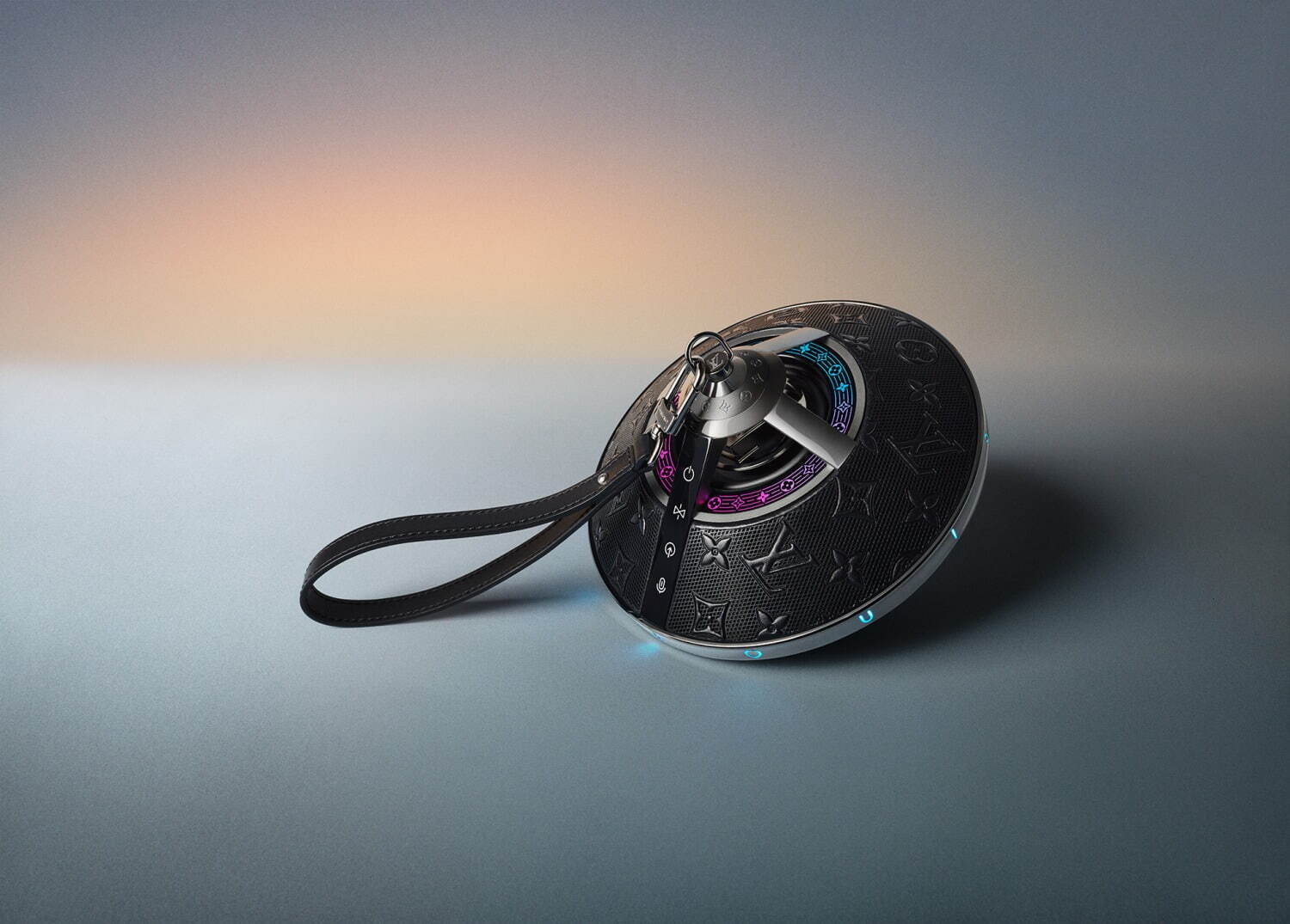 ルイ・ヴィトン“バッグ”感覚で持てる新作ワイヤレススピーカー、モノグラム・フラワーが光る円盤フォルム｜写真18