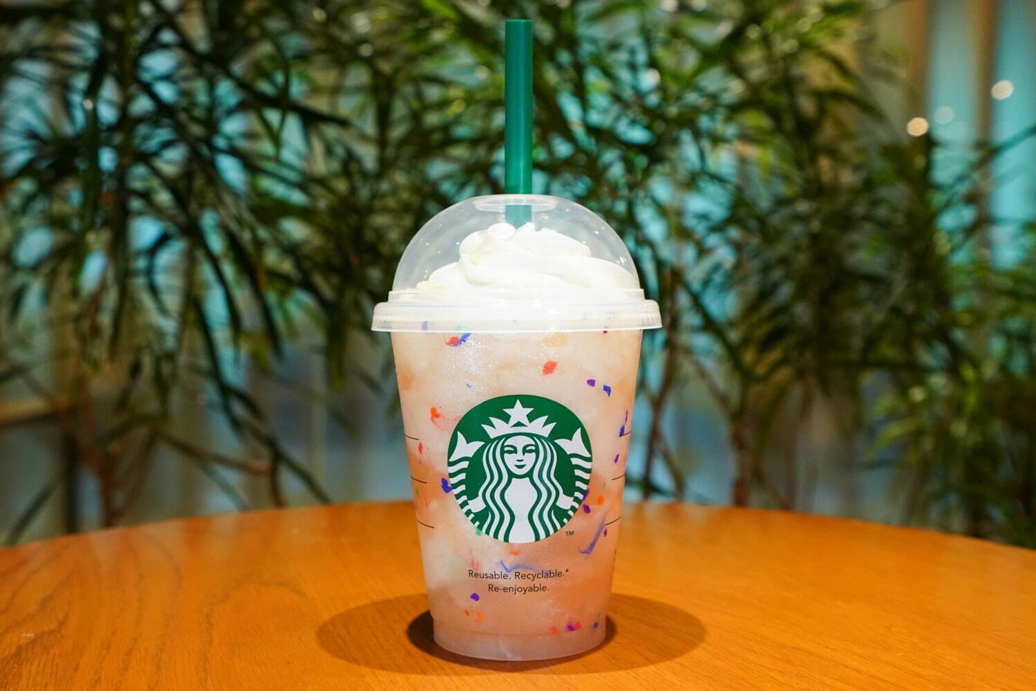 スターバックス(Starbucks) GO パイナップル フラペチーノ GO ピーチ フラペチーノ｜写真5