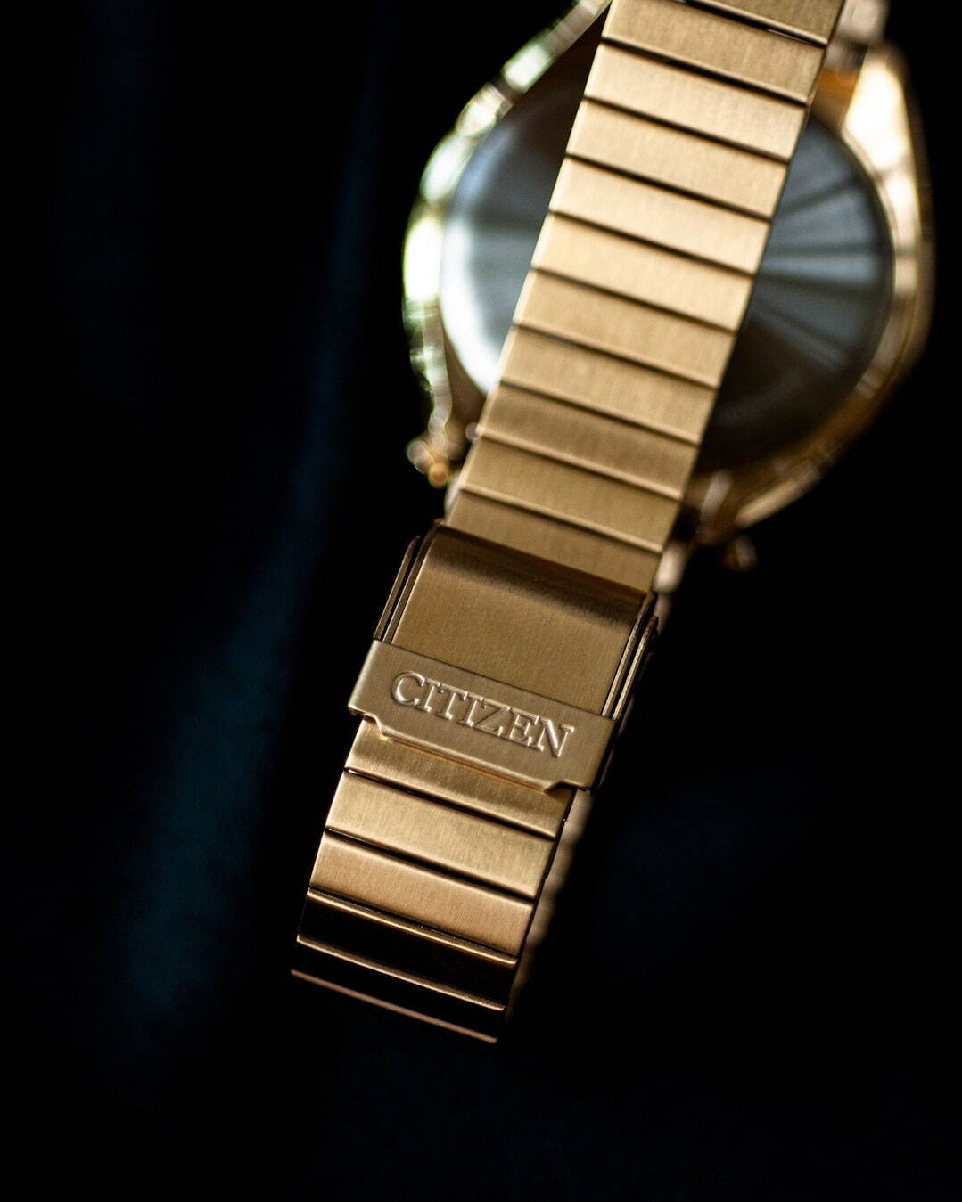 シチズンの腕時計“ツノクロノ”別注モデルがビームスから登場、クラシックなシルバー＆ゴールドで｜写真11