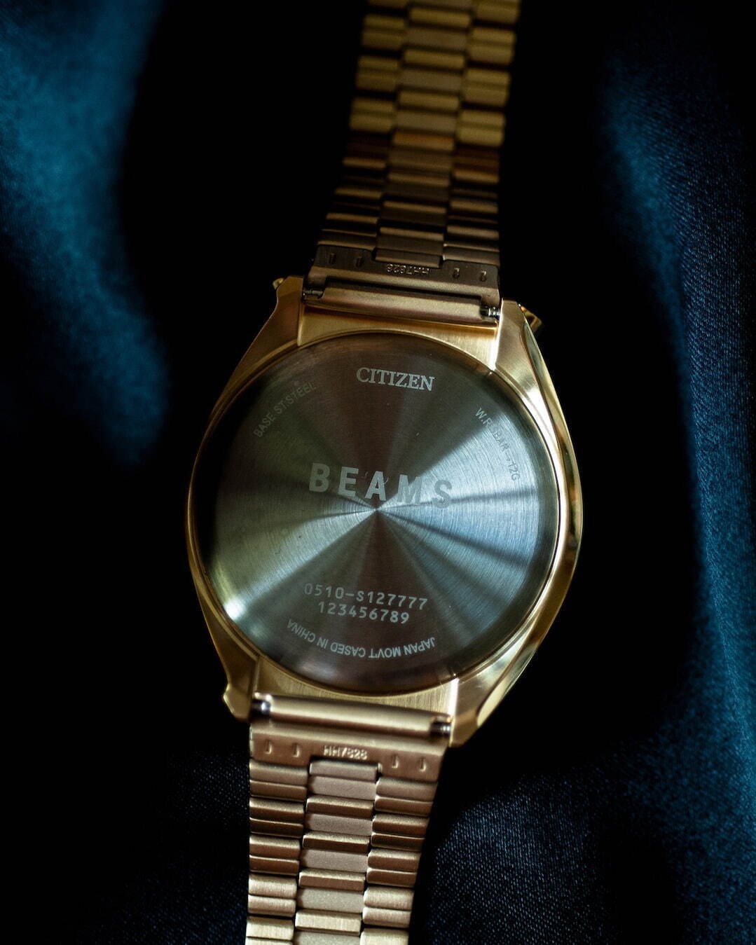 シチズンの腕時計“ツノクロノ”別注モデルがビームスから登場、クラシックなシルバー＆ゴールドで｜写真12