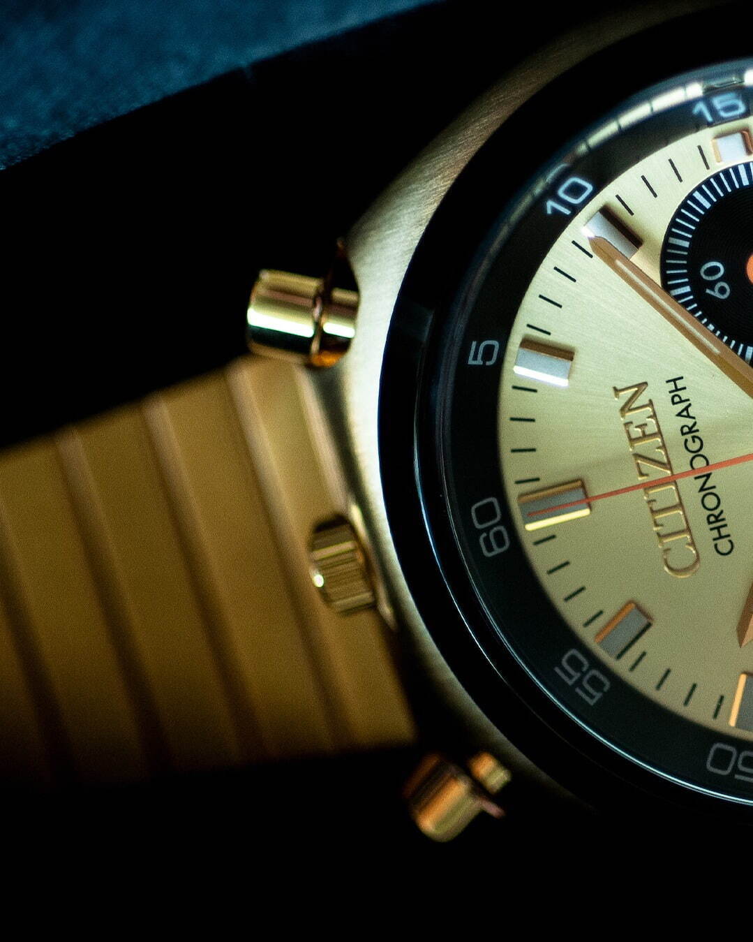 シチズンの腕時計“ツノクロノ”別注モデルがビームスから登場、クラシックなシルバー＆ゴールドで｜写真6