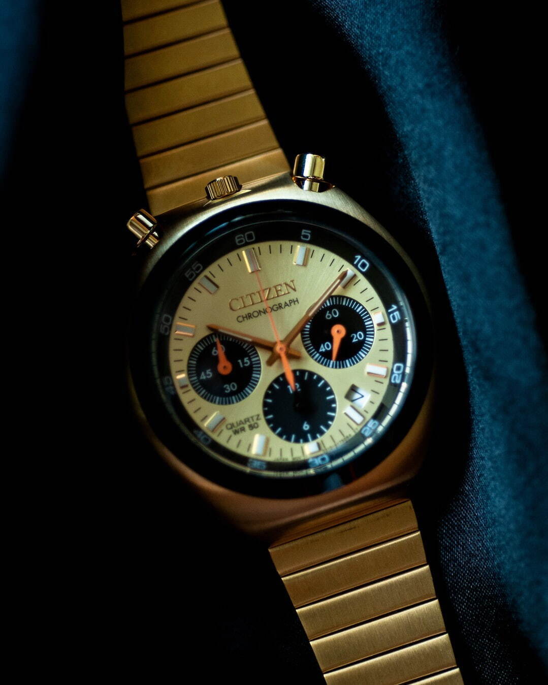 シチズンの腕時計“ツノクロノ”別注モデルがビームスから登場、クラシックなシルバー＆ゴールドで｜写真9