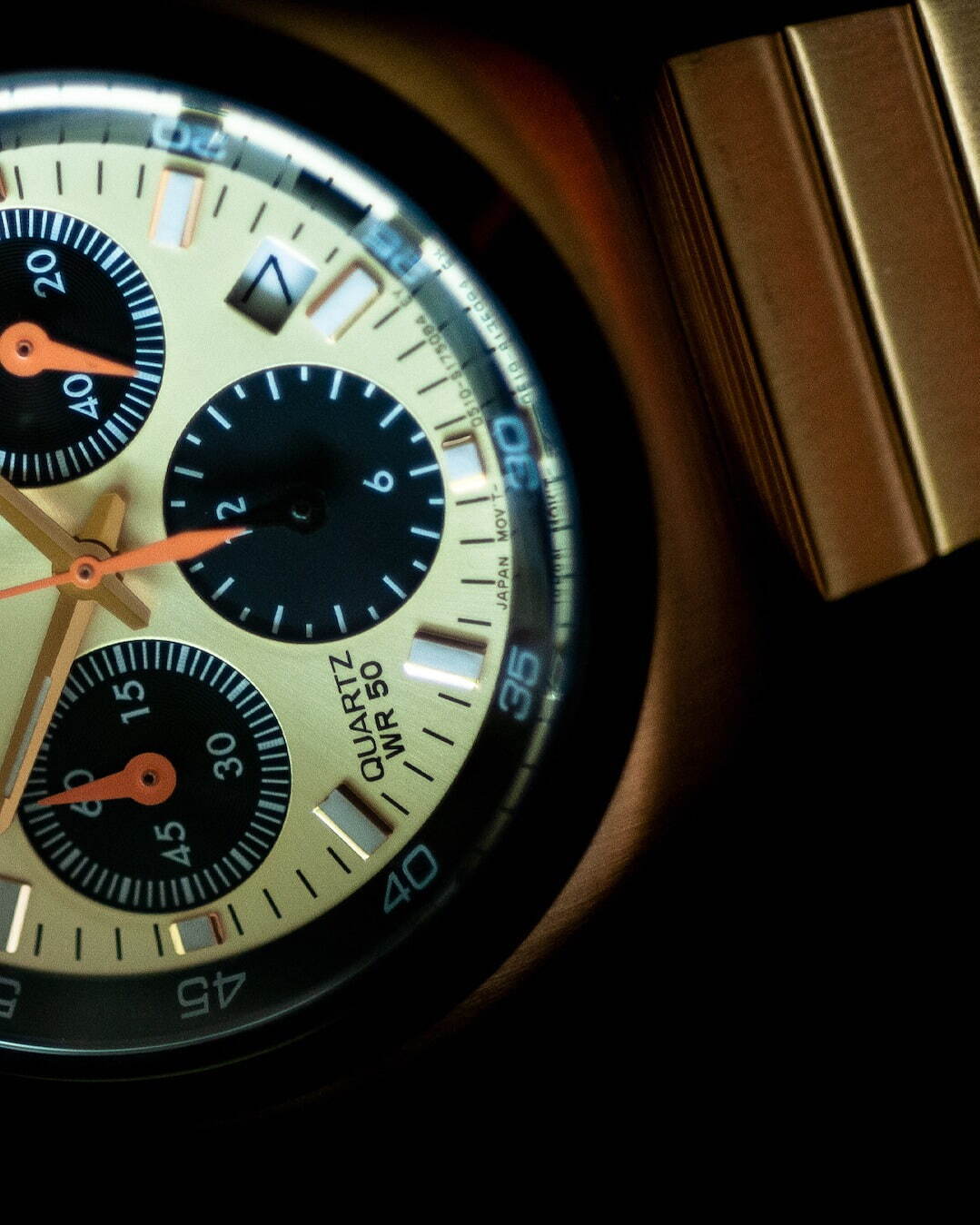 シチズンの腕時計“ツノクロノ”別注モデルがビームスから登場、クラシックなシルバー＆ゴールドで｜写真7