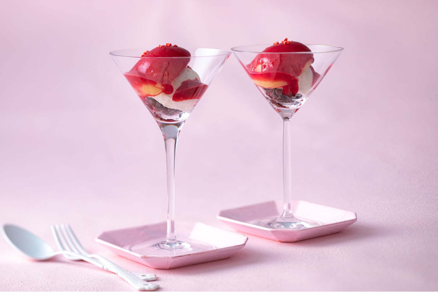 ホテルニューオータニ大阪から"夕焼け"ピーチパフェ、夏限定「スーパースイーツビュッフェ」にて