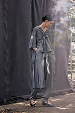 08サーカス 2022年春夏コレクション - ニュートラルな空気をまとう、凛とした佇まい｜写真11