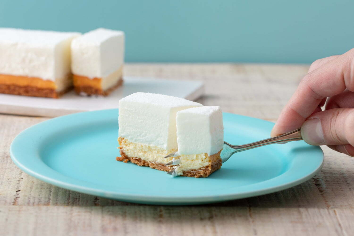 生クリーム専門店ミルク“究極の”生クリームチーズケーキ、濃厚マスカルポーネ引き立つ４層仕立て