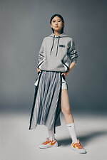 NIKE sacai コラボ プリーツ メッシュ スカート xs ナイキ×sacaiコラボウェア、スポーツウェアをドッキングしたMA-1