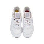 レディーススニーカー【2021年秋冬版】人気10ブランドのおしゃれな新作シューズ一覧｜写真43