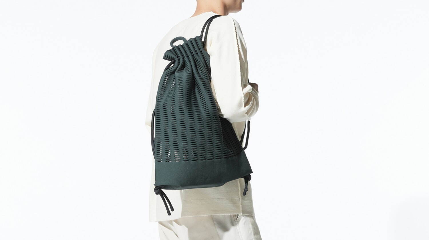 GOOD GOODS ISSEY MIYAKE  MOKKO ナップサック　黒