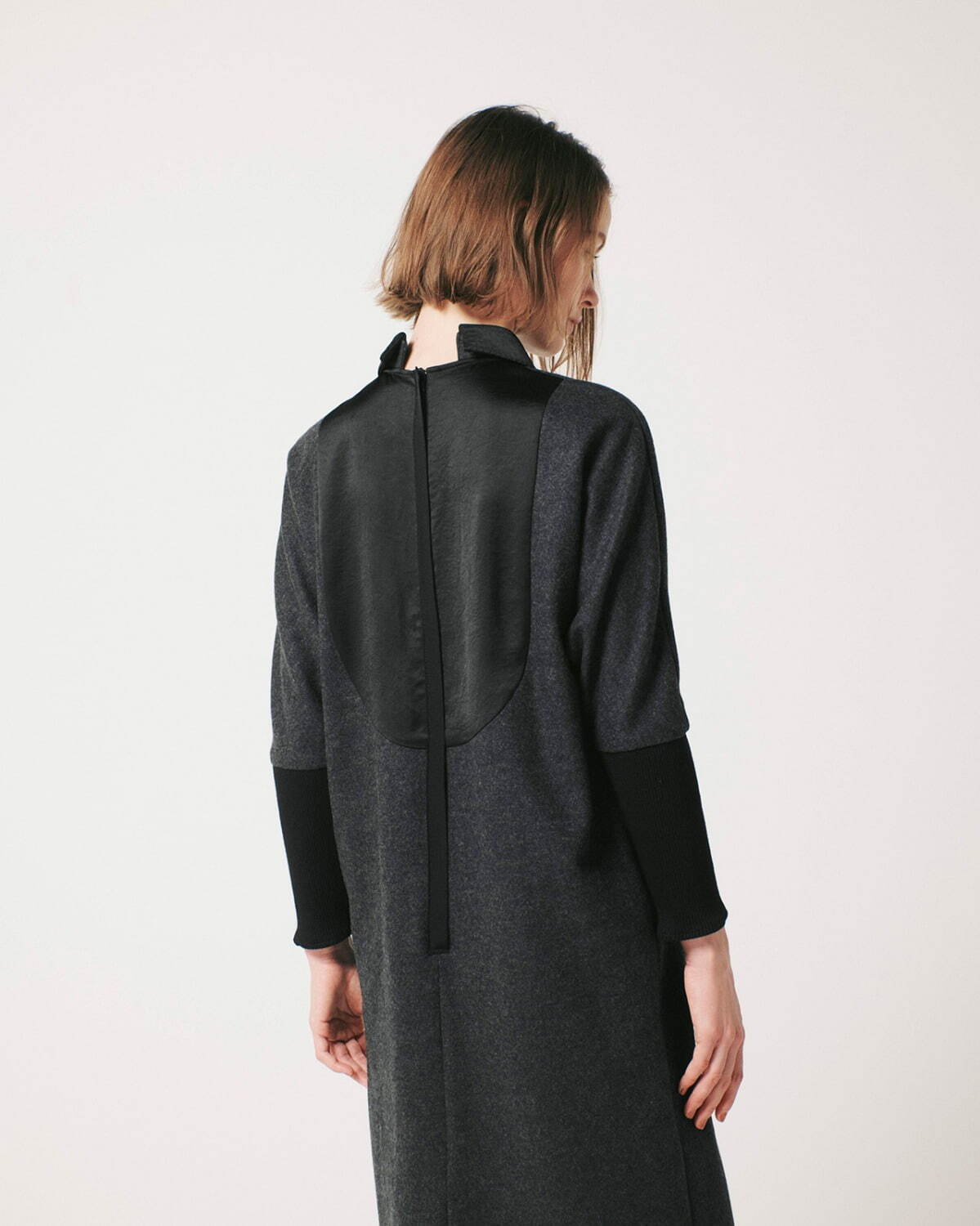 ルームエイト ブラック(Room no.8 / BLACK) 2021-22年秋冬ウィメンズコレクション  - 写真4