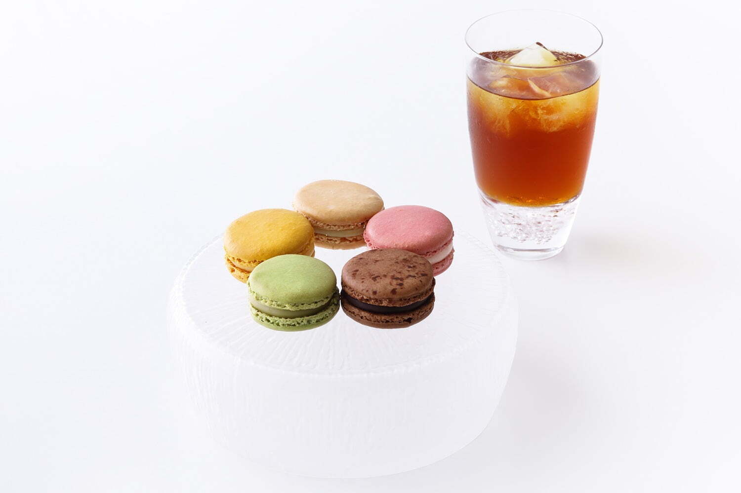 コンテスト｜ピエール・エルメ・パリ青山、“マカロン専用ガラス器”と楽しむ限定カフェメニュー販売