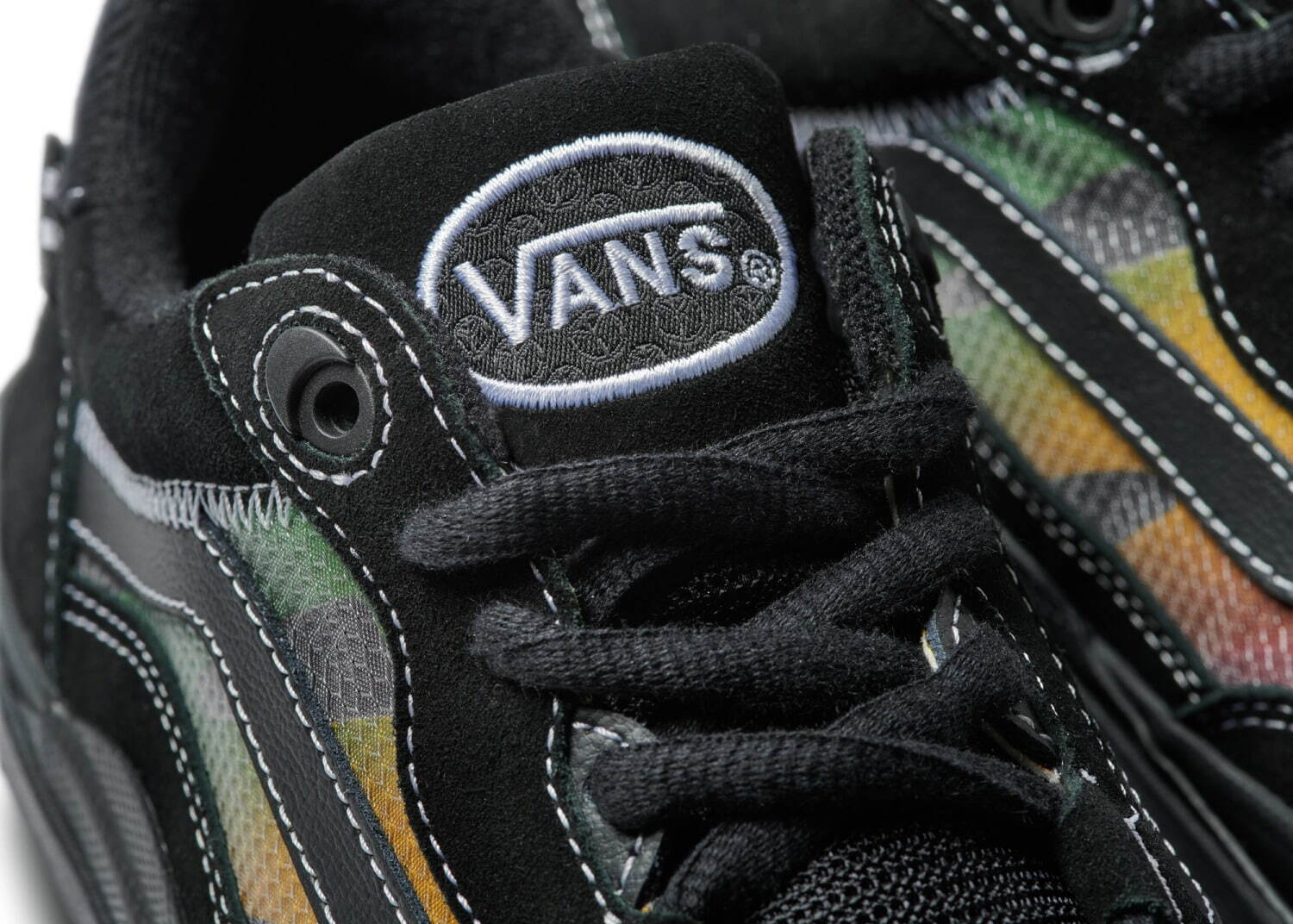 VANS新スニーカー“クリア素材×グラデカラー”アッパーの高機能スケートシューズ｜写真6