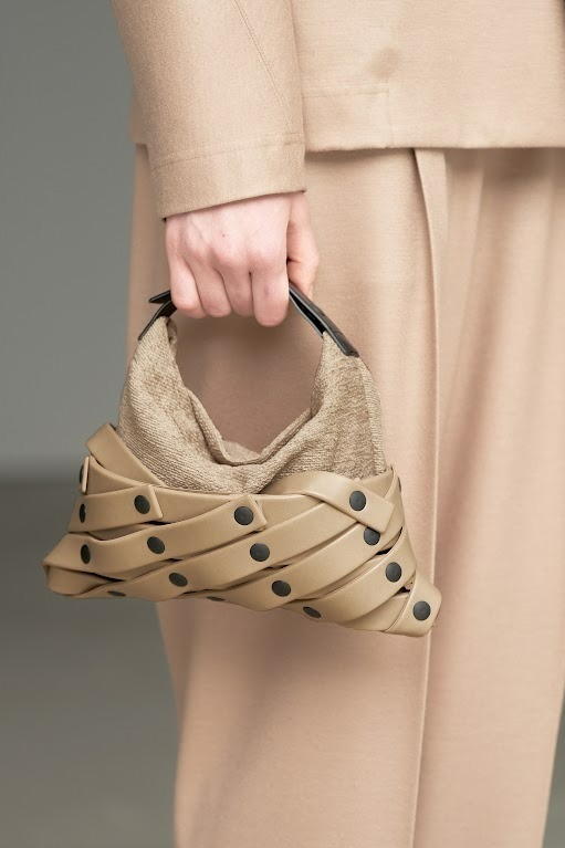 アウトレット 新作!!【ISSEY MIYAKE】スパイラル smk-koperasi.sch.id