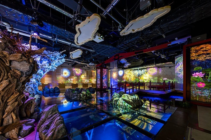 アクアリウム｜神戸ポートミュージアムの水族館「アトア」約100種類の魚や動物と出会う、巨大な球体水槽も