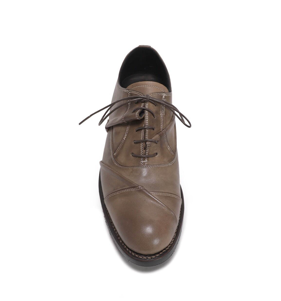 アトリエ ミハラヤスヒロのオーダーメイド革靴、シワを施すことでパーツの“ずれ”を表現｜写真6
