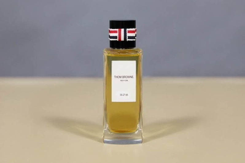 「トム ブラウン 阪急メンズ大阪」ブランド初新コンセプトストア、ローズのフレグランス先行発売
