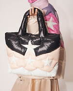 ミュウミュウ“雪山”舞台の21年秋冬ダウン＆ニットウェア、東京・大阪・札幌の限定ストアで｜写真7