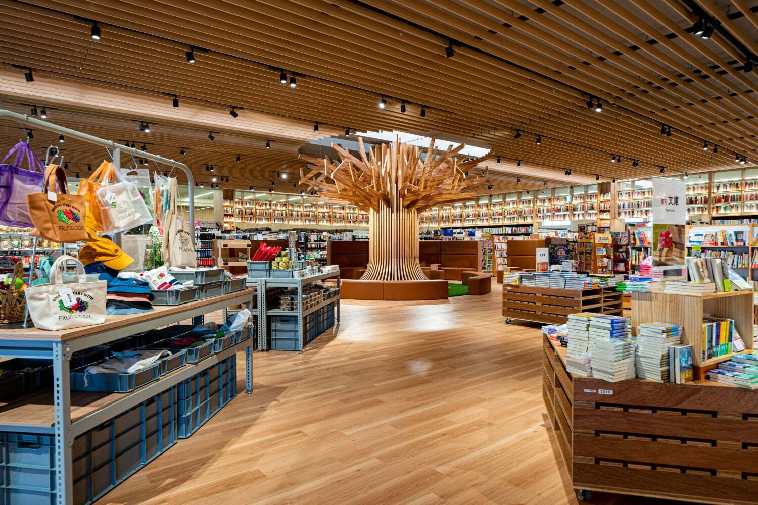 「ツタヤ ブックストア」