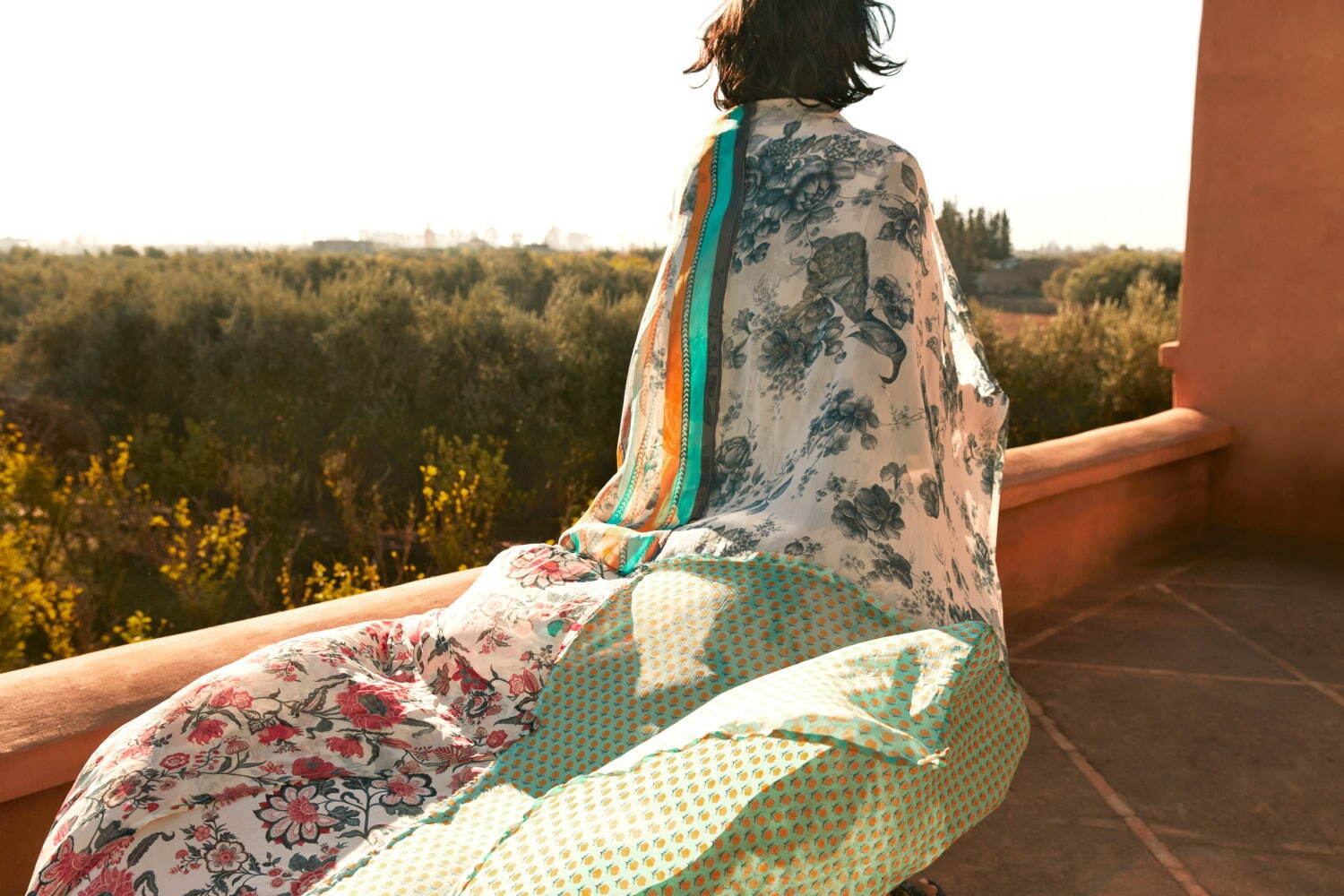 H&M×サビアサチ“インドの織物＆伝統工芸”着想のウェアやアクセサリー、華やかなカフタンなど｜写真64