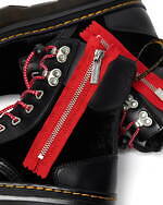 アトモス×ドクターマーチンの第2弾コラボブーツ、日本のアニメに着想｜写真3