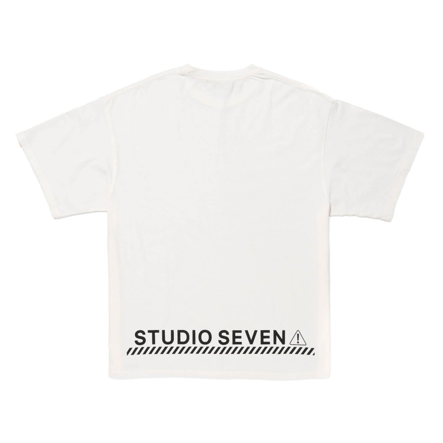 NAOTOのスタジオ セブンからメッセージグラフィック入りTシャツ、フェノメノンをオマージュ｜写真16