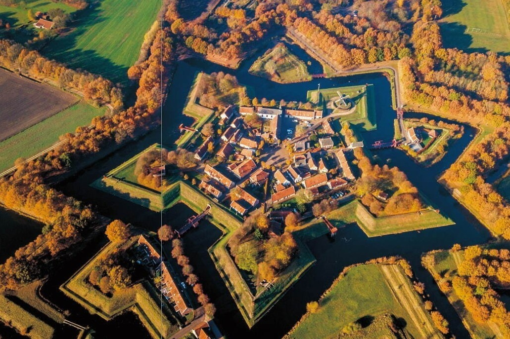 写真集｜書籍『世界の不思議な街の空から』オランダ“星形要塞”や水の都・ヴェネツィアなど不思議な街を空撮