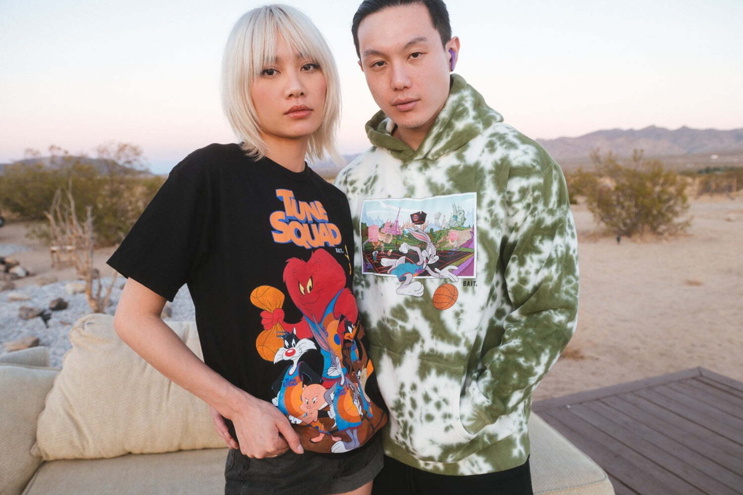 映画『スペース・プレイヤーズ』×ベイト、バスケットボール試合中のワーナー人気キャラTシャツ