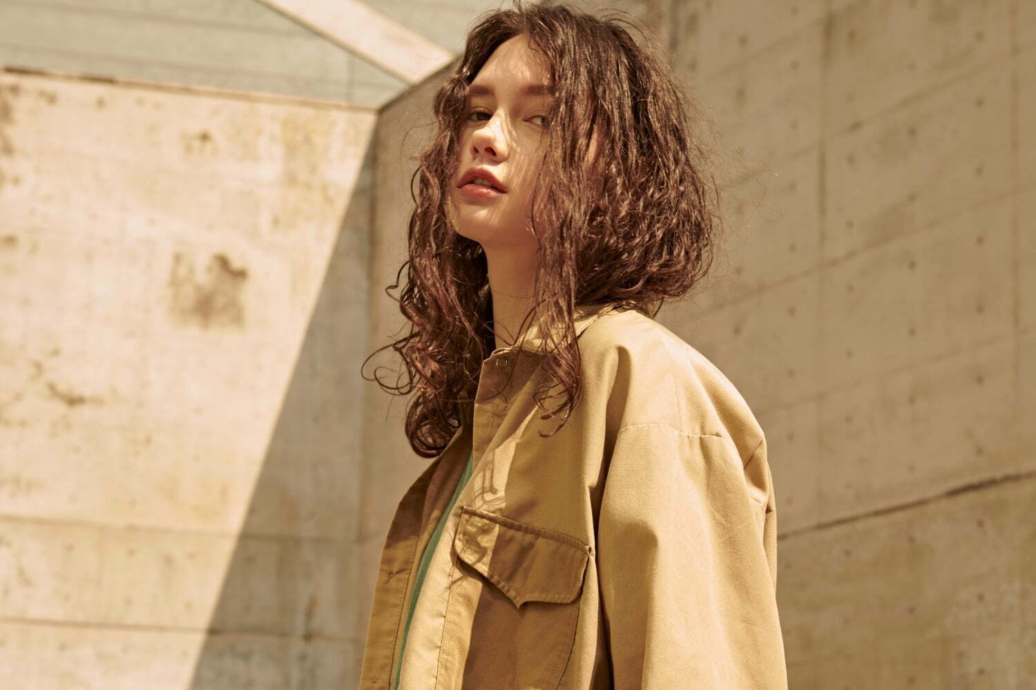 カーキ 2021-22年秋冬 ウィメンズ コレクション