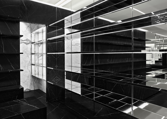 写真8 14 サンローラン大阪高島屋がリニューアルオープン 限定5個の サック ド ジュール ミニ ポニー 発売 ファッションプレス