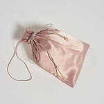 ダイアナ初のルームシューズライン、極上の肌ざわり“ふわふわ”ファー＆煌めくクリスタル｜写真4