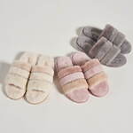 ダイアナ初のルームシューズライン、極上の肌ざわり“ふわふわ”ファー＆煌めくクリスタル｜写真2