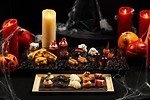 アンダーズ 東京のハロウィンアフタヌーンティー、悪魔や蜘蛛の巣モチーフのケーキやマカロン｜写真1