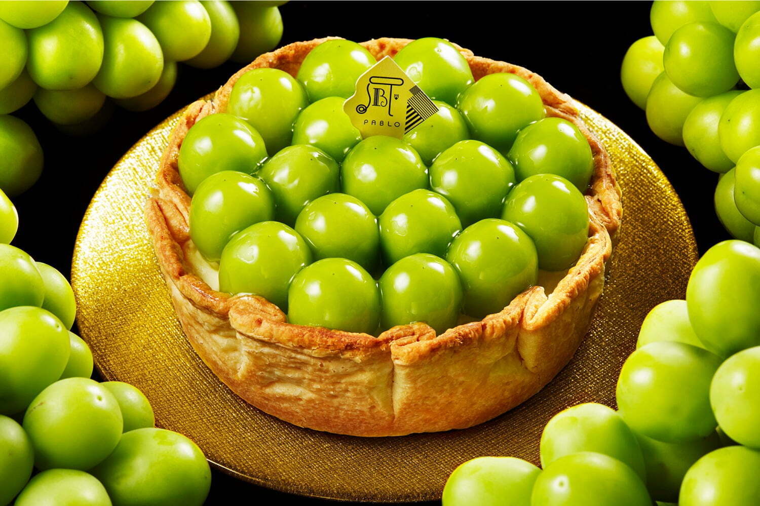 パブロからシャインマスカット“晴王”の限定チーズタルト、丸ごと一粒あしらったジューシーな味わい