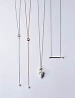 ジュエッテの新作アクセサリー、ミニマルなパールリングや“重ね付け”楽しむシルバーイヤリング｜写真39