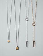 ジュエッテの新作アクセサリー、ミニマルなパールリングや“重ね付け”楽しむシルバーイヤリング｜写真43