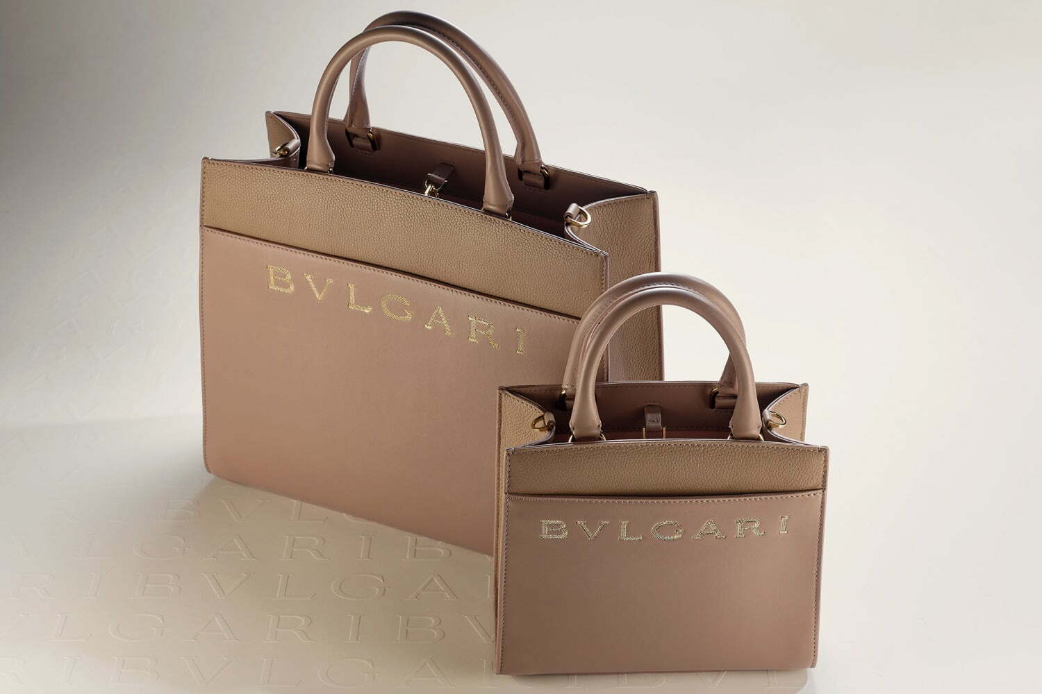 ブルガリ新作バッグ＆ウォレット、日本限定“トープクォーツカラー”で優美な彩りを