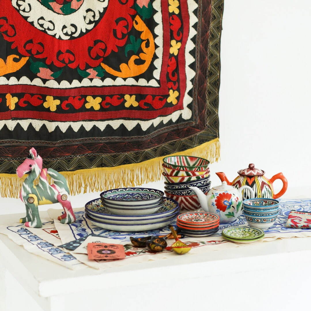 中央アジアの雑貨や食器がビームス 六本木ヒルズに集結、伝統的な生地を用いたポーチなど｜写真3