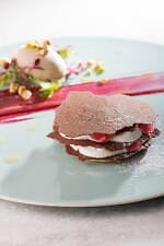 フルーツのコース料理専門店「フルーツサロン」ぶどう尽くしの新作、パフェやミルフィーユをコース仕立てで｜写真2