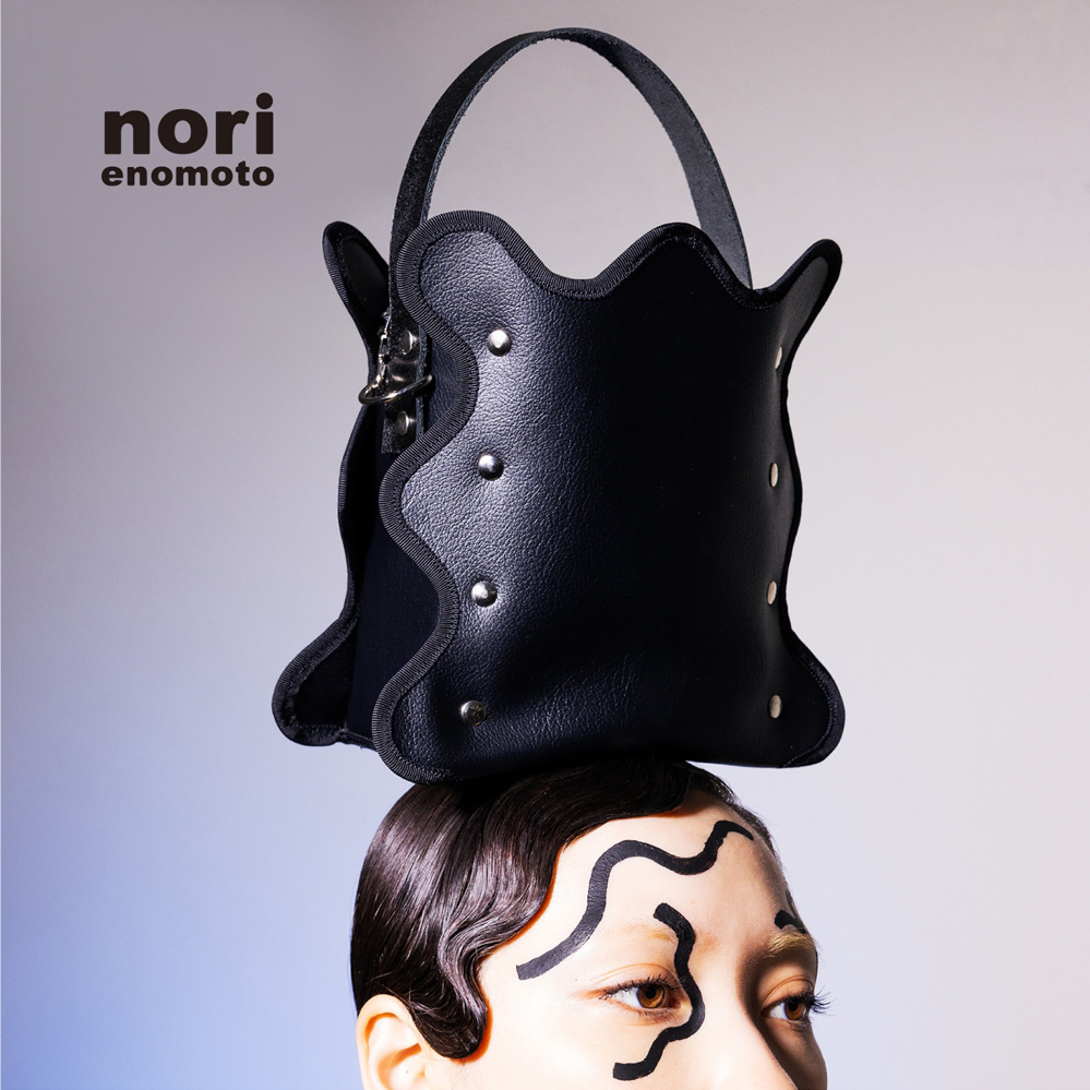 ノリ エノモト“ウェイビーデザイン×立体的なフォルム”の新作バッグ 