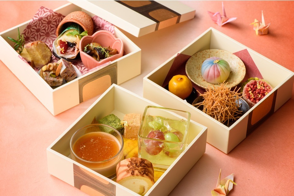 和菓子｜金沢東急ホテルの"和"アフタヌーンティー、金箔の重箱に彩り和菓子やシャインマスカットジュレ