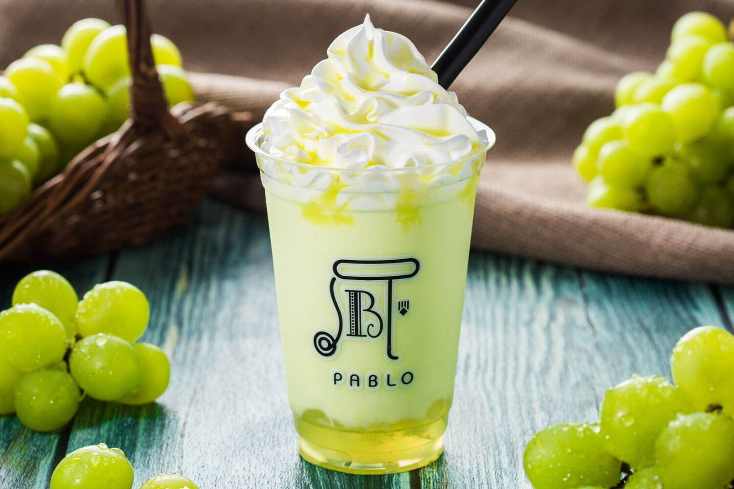 「パブロスムージー 飲むマスカット」マスカットが上品に香るクリームチーズスムージー、店舗限定で