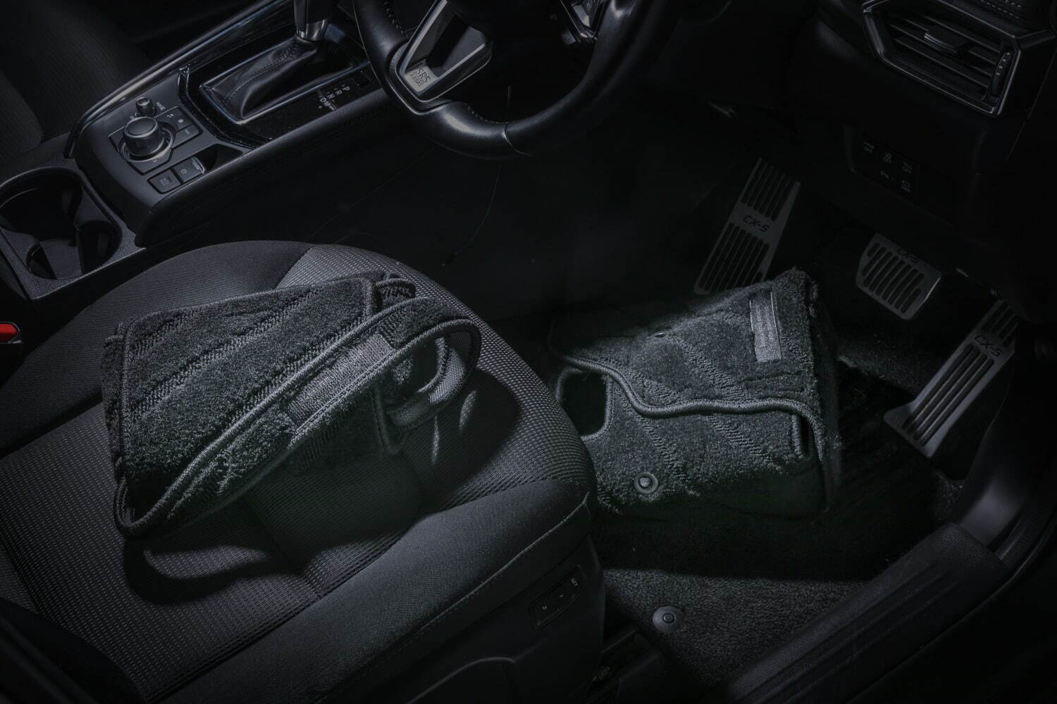 car mat assemble tote bag 51,700円
car mat assemble clutch bag 41,800円