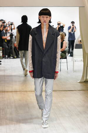 ミツル オカザキ(MITSURU OKAZAKI) サーカス｜写真3