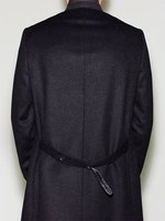 kolor(カラー)のスーツラインより、エレガントな新作タキシードやコートが登場｜写真4