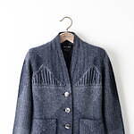 ジョルジオ・アルマーニが愛する“ネイビー＆カシミア”のコレクション、オンオフで使えるコートやニット｜写真12