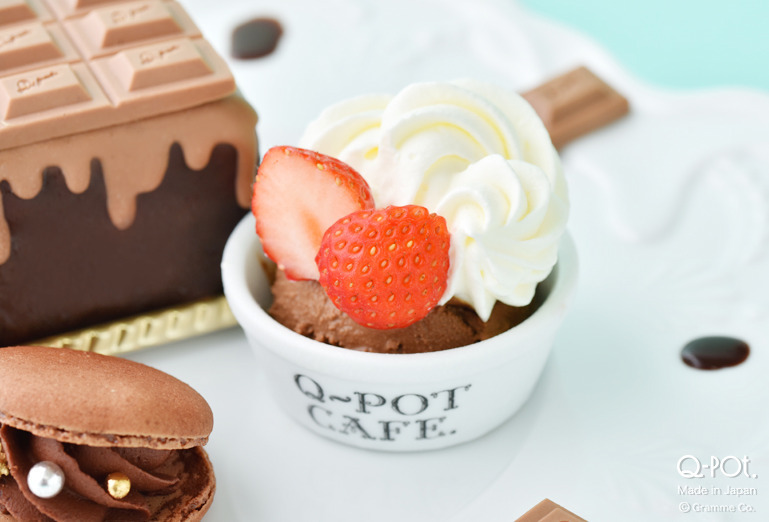 Q-pot CAFE.“チョコづくし”のケーキ&“まるでアクセサリー”なマカロンのスイーツプレート｜写真3