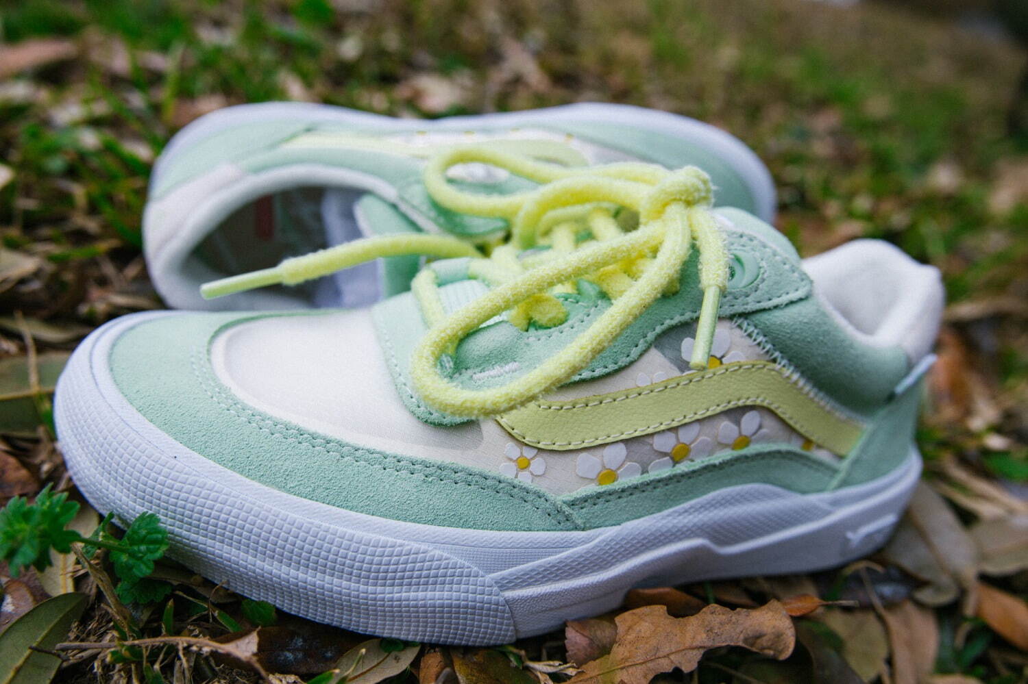 ヴァンズ(VANS) デイジー柄｜写真3