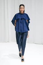 サポートサーフェス 2022年春夏コレクション、包み込むようなしなやかさと凛とした強さ｜写真14