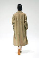 サポートサーフェス 2022年春夏コレクション、包み込むようなしなやかさと凛とした強さ｜写真26